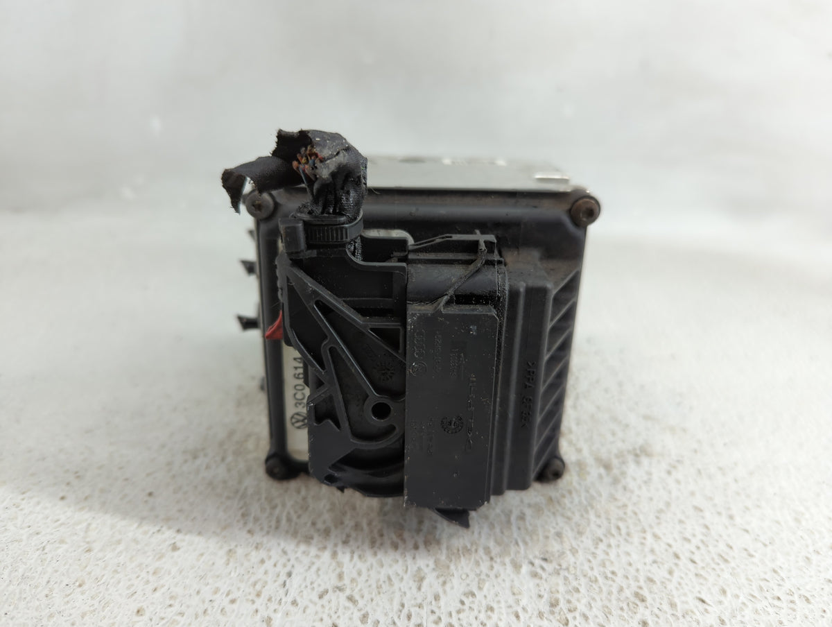 2009-2011 Volkswagen Cc Anti-Lock Brake ABS Pump Module Actuator OEM Fits Fits 2009 2010 2011 OEM Used Auto Parts - Oemuseda