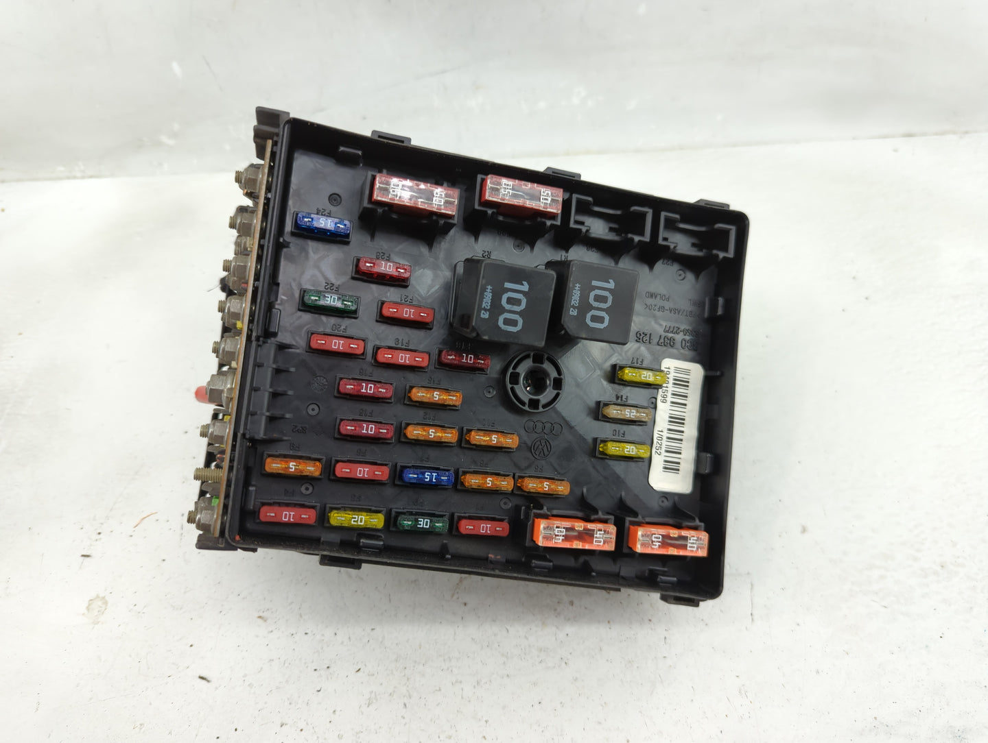 2009-2012 Volkswagen Cc Fusebox Fuse Box Panel Relay Module P/N:1K0 937 132 G 1K0 937 132 F Fits Fits 2009 2010 2011 2012 OE