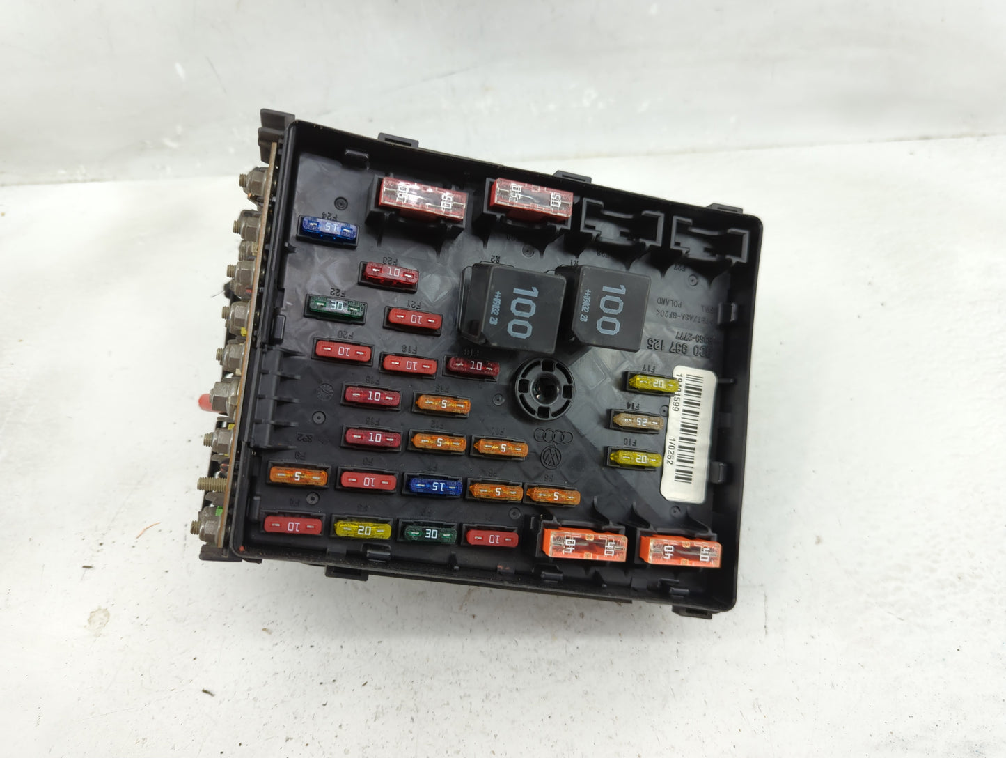 2009-2012 Volkswagen Cc Fusebox Fuse Box Panel Relay Module P/N:1K0 937 132 G 1K0 937 132 F Fits Fits 2009 2010 2011 2012 OE