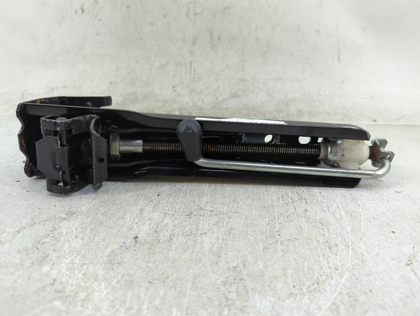 2010 Volkswagen Cc Spare Scissor Car Jack - Oemusedautoparts1.com