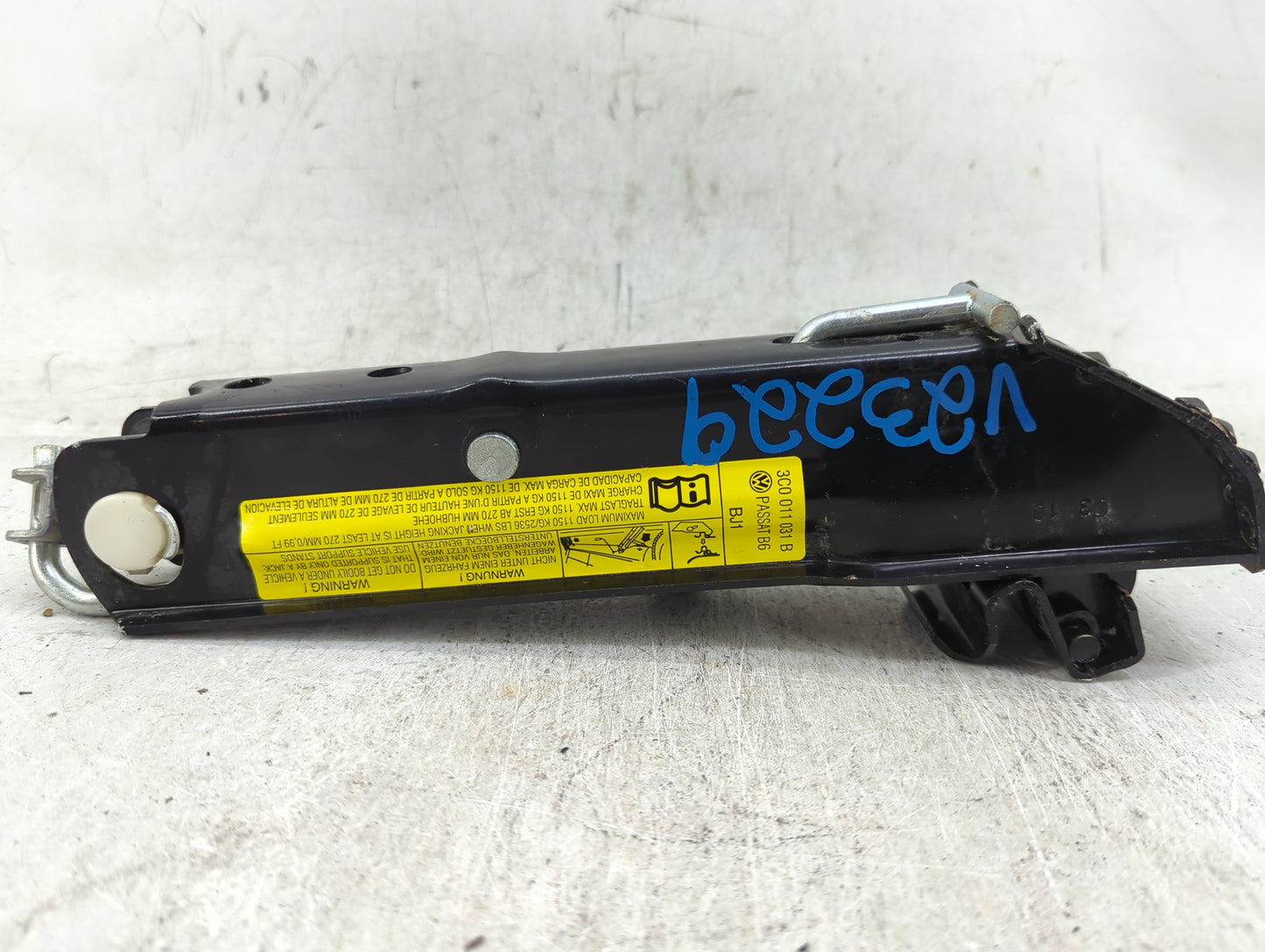 2010 Volkswagen Cc Spare Scissor Car Jack - Oemusedautoparts1.com