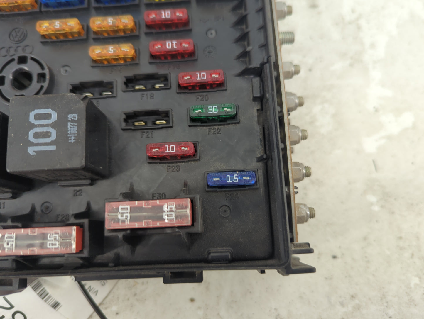 2009-2012 Volkswagen Cc Fusebox Fuse Box Panel Relay Module P/N:3C0937125 6358-2777 Fits Fits 2009 2010 2011 2012 OEM Used A