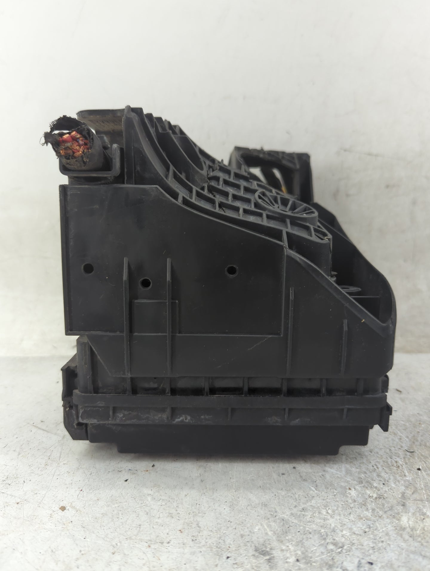 2010 Volkswagen Cc Fusebox Fuse Box Panel Relay Module Fits OEM Used Auto Parts - Oemusedautoparts1.com