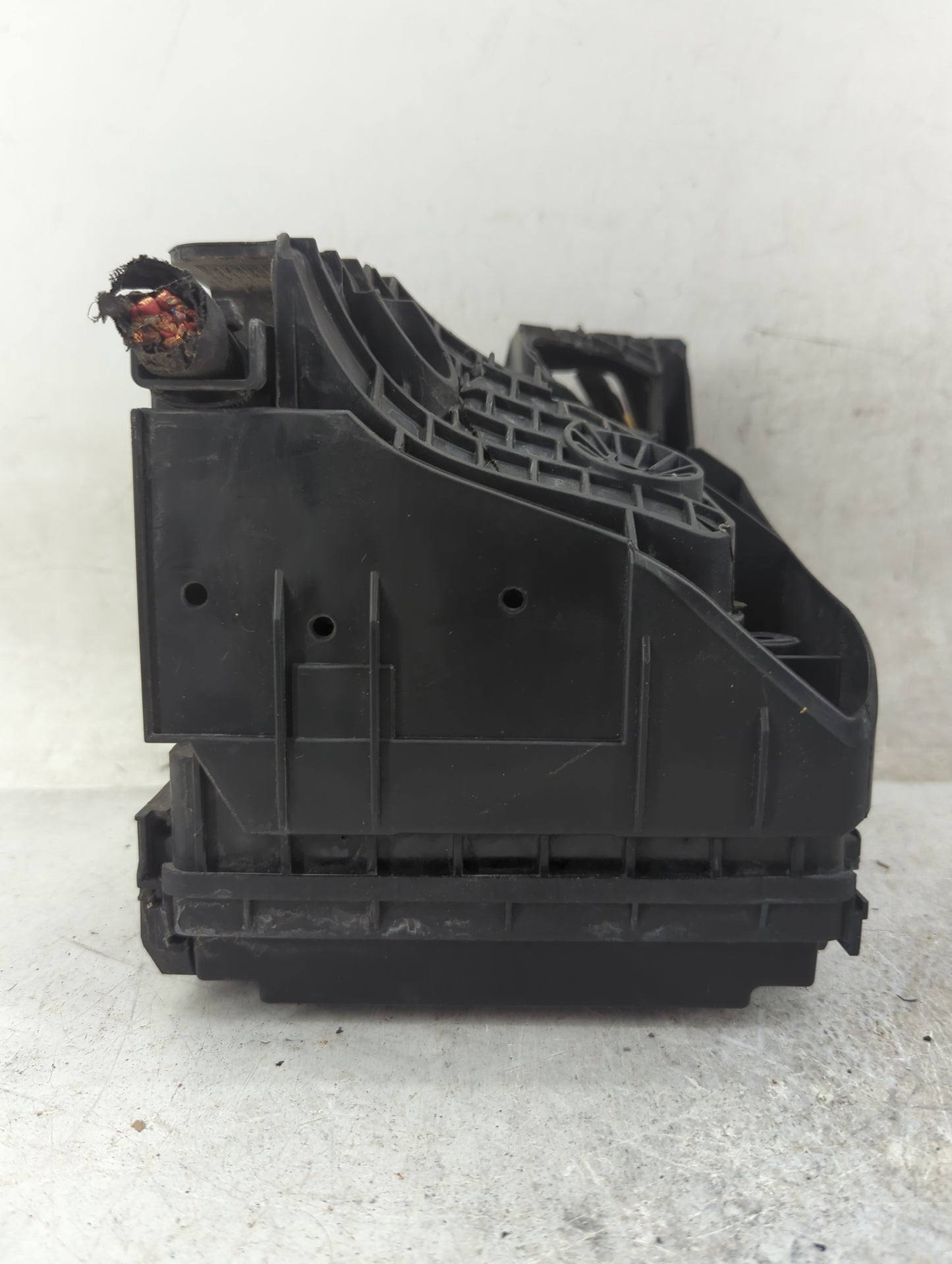 2010 Volkswagen Cc Fusebox Fuse Box Panel Relay Module Fits OEM Used Auto Parts - Oemusedautoparts1.com