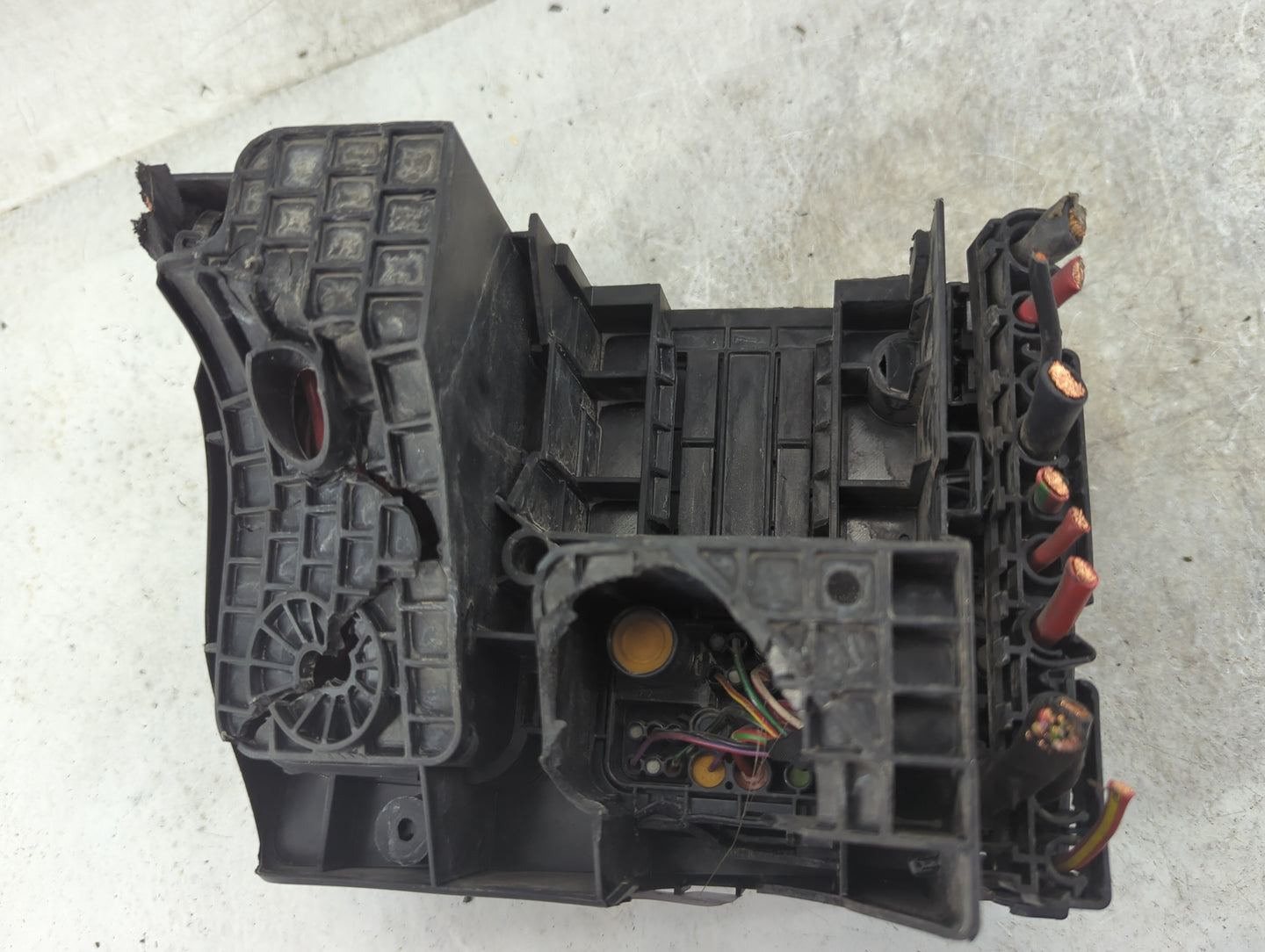 2010 Volkswagen Cc Fusebox Fuse Box Panel Relay Module Fits OEM Used Auto Parts - Oemusedautoparts1.com