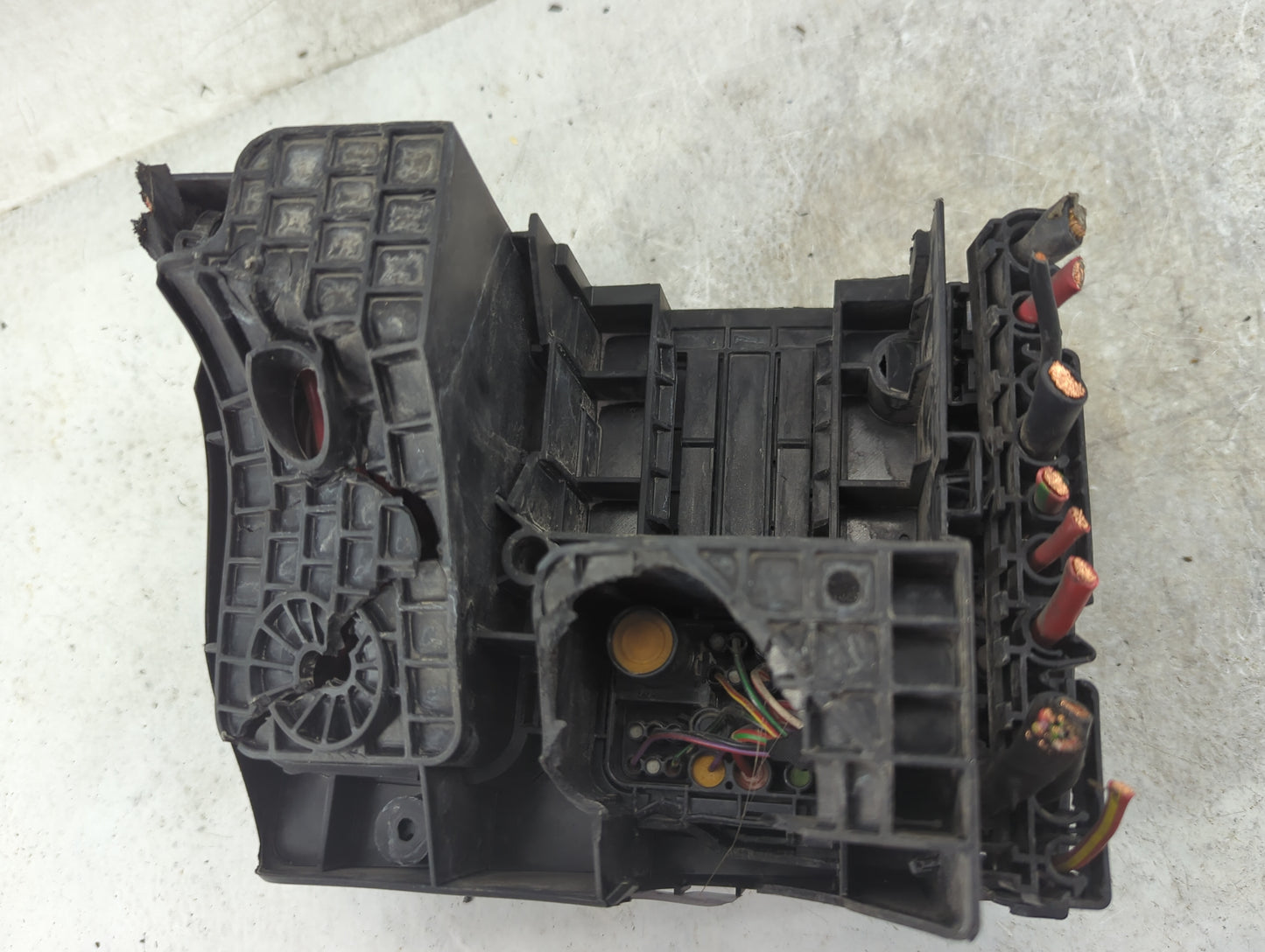 2010 Volkswagen Cc Fusebox Fuse Box Panel Relay Module Fits OEM Used Auto Parts - Oemusedautoparts1.com