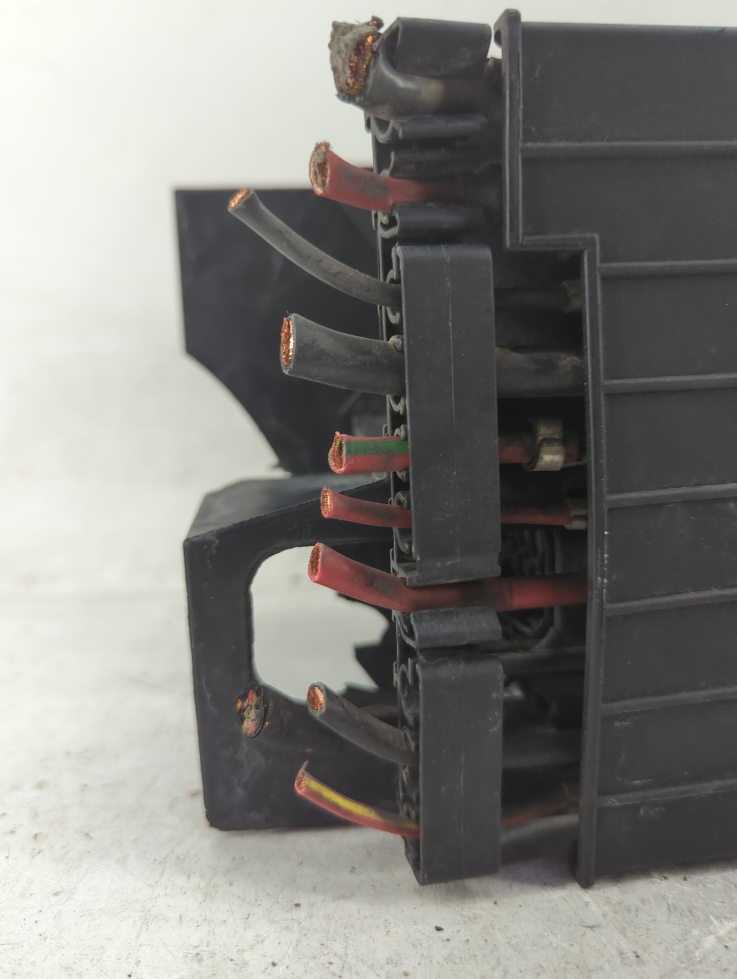 2010 Volkswagen Cc Fusebox Fuse Box Panel Relay Module Fits OEM Used Auto Parts - Oemusedautoparts1.com
