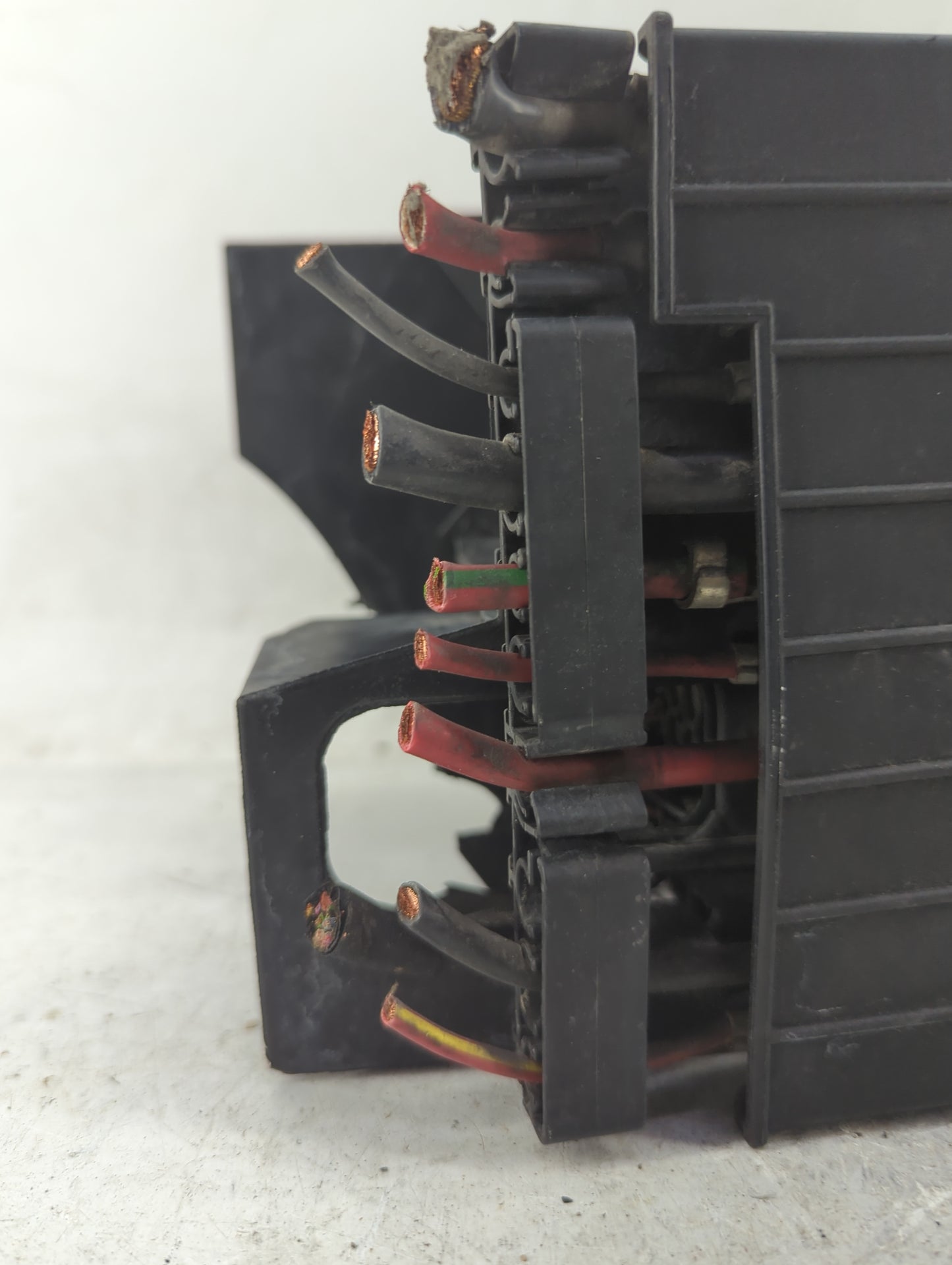 2010 Volkswagen Cc Fusebox Fuse Box Panel Relay Module Fits OEM Used Auto Parts - Oemusedautoparts1.com
