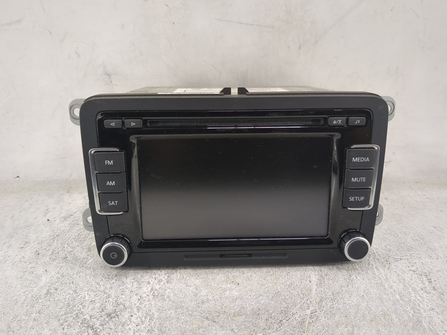 2009-2013 Volkswagen Cc Radio AM FM Cd Player Receiver Replacement P/N:1K0035180AC 28242585 Fits OEM Used Auto Parts - Oemus