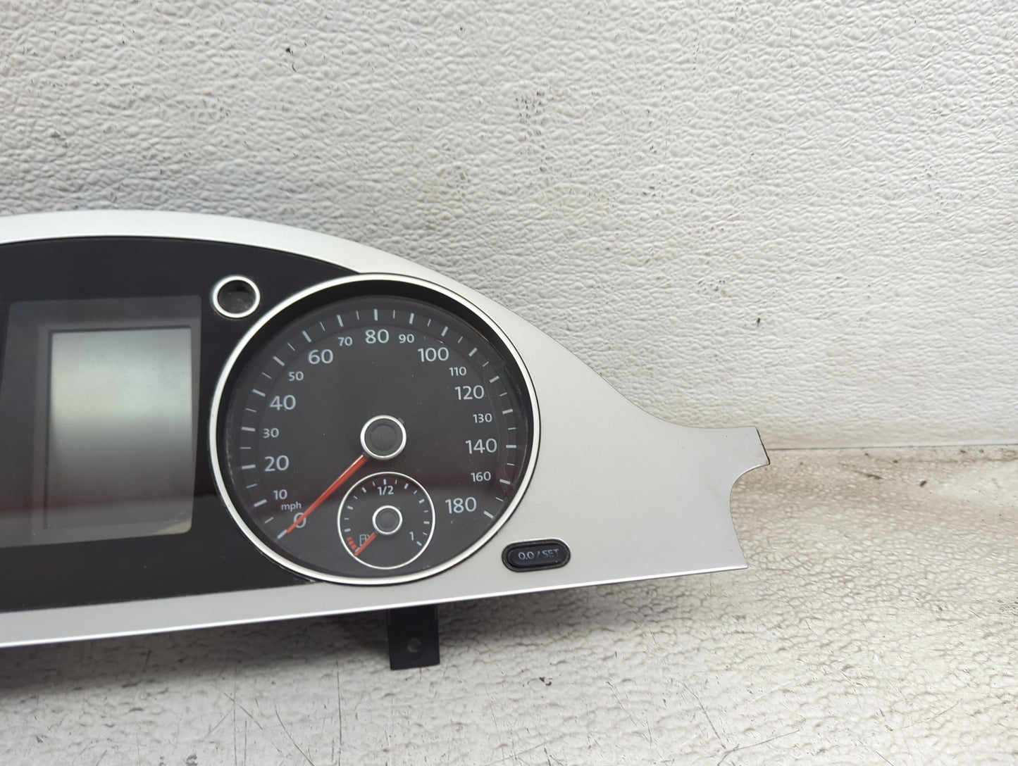 2010-2011 Volkswagen Cc Instrument Cluster Speedometer Gauges P/N:3C8920970M Miles: Fits Fits 2010 2011 OEM Used Auto Parts 