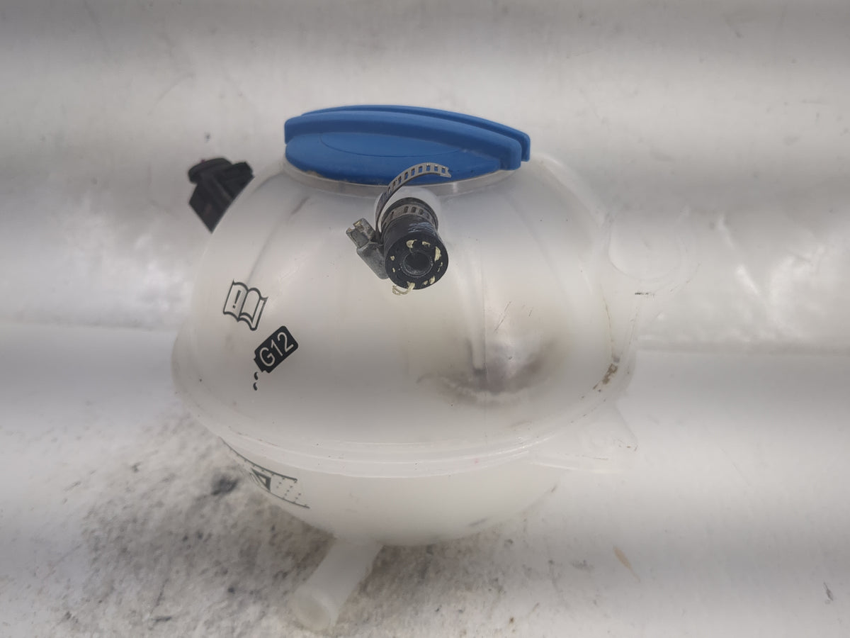 2009-2017 Volkswagen Cc Radiator Coolant Overflow Expansion Tank Bottle 1497953 - Oemusedautoparts1.com