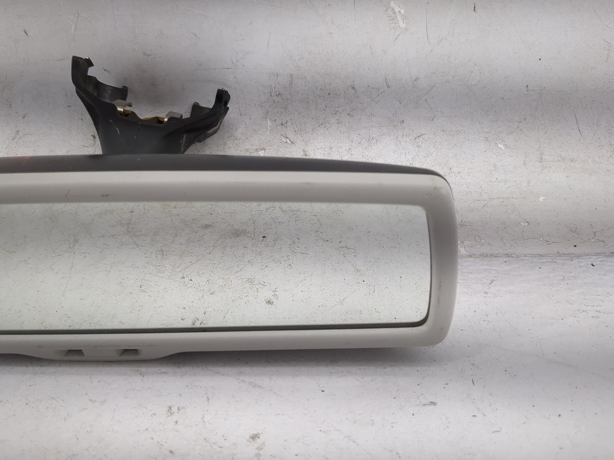 2010 Volkswagen Cc Interior Rear View Mirror Replacement OEM P/N:E11 026141 GNTX-386 Fits OEM Used Auto Parts - Oemusedautop