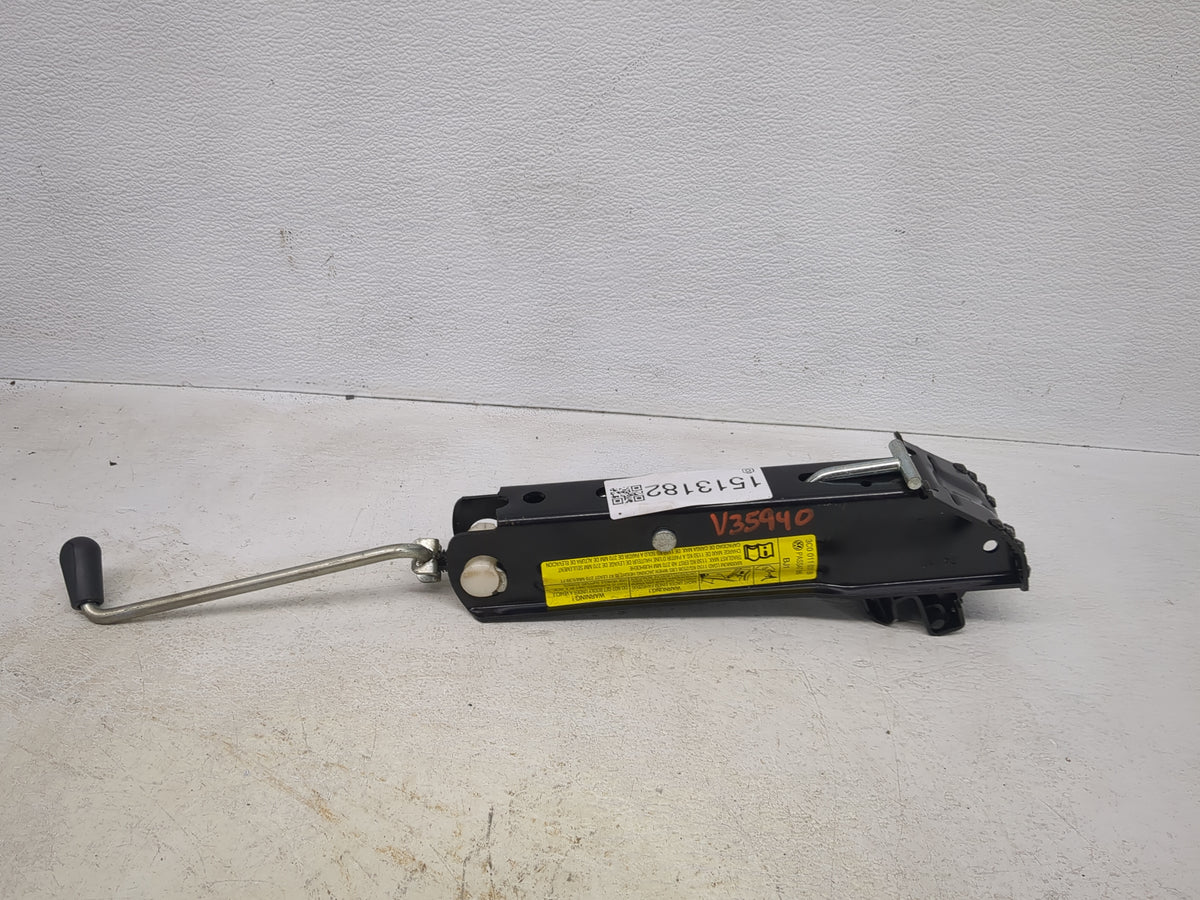 2010 Volkswagen Cc Spare Scissor Car Jack 1513182 - Oemusedautoparts1.com