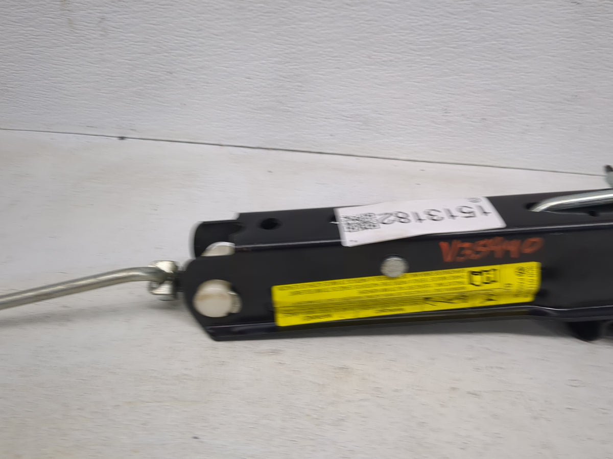 2010 Volkswagen Cc Spare Scissor Car Jack 1513182 - Oemusedautoparts1.com