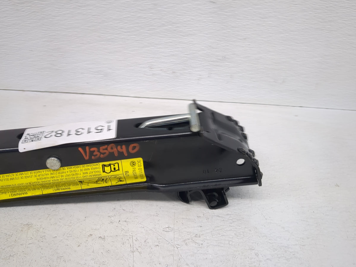 2010 Volkswagen Cc Spare Scissor Car Jack 1513182 - Oemusedautoparts1.com