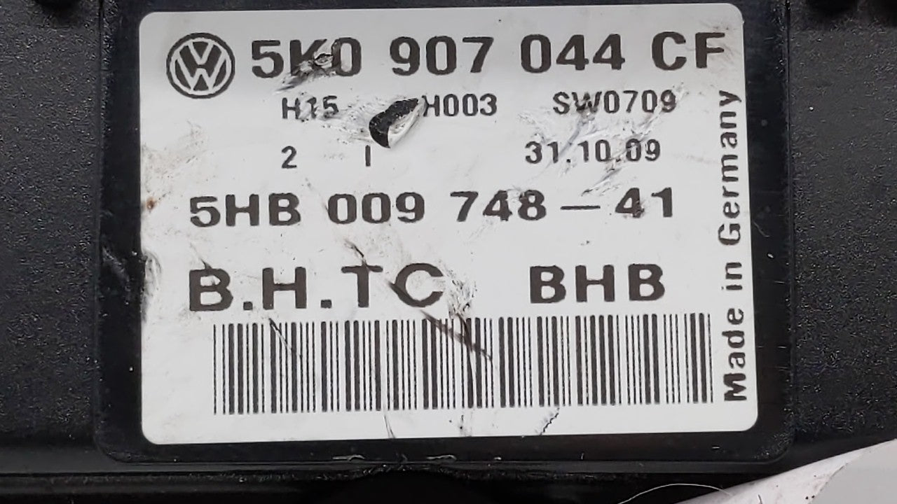 2009-2010 Volkswagen Cc Climate Control Module Temperature AC/Heater Replacement P/N:5K0 907 044 CF 5K0 907 044 BA Fits OEM 