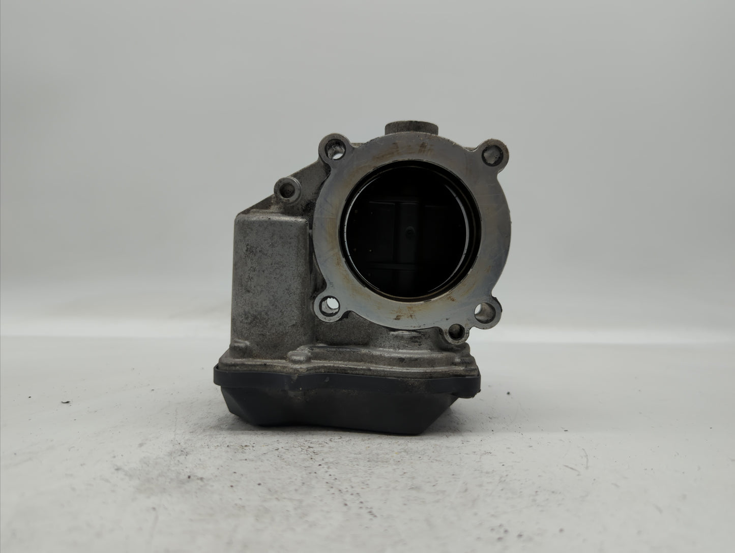2009-2017 Volkswagen Cc Throttle Body P/N:06F 133 062 G 06F 133 062 Q Fits OEM Used Auto Parts - Oemusedautoparts1.com