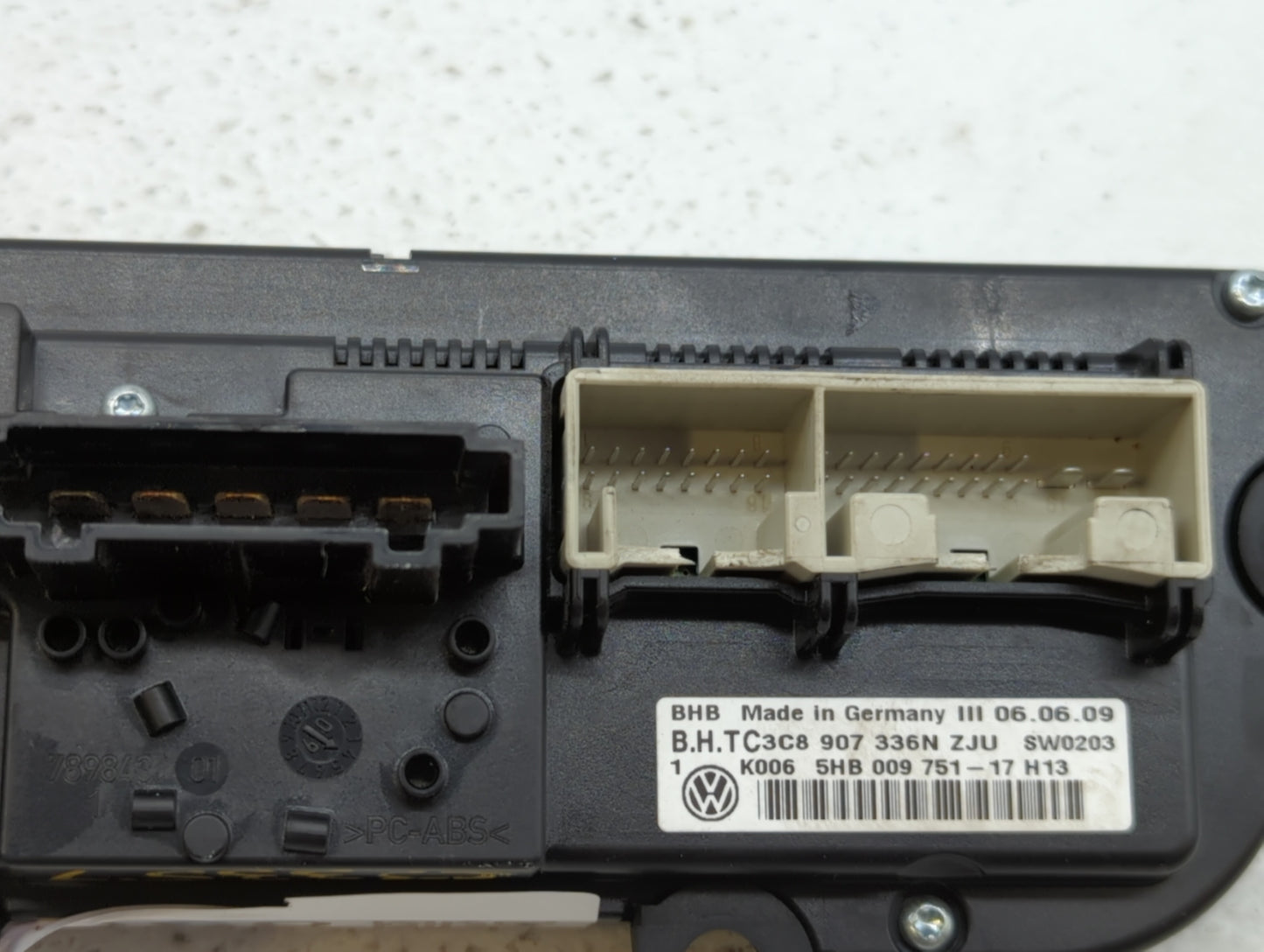 2009-2010 Volkswagen Cc Climate Control Module Temperature AC/Heater Replacement P/N:3C8 907 336N ZJU 3C8 907 336 AJ Fits OE
