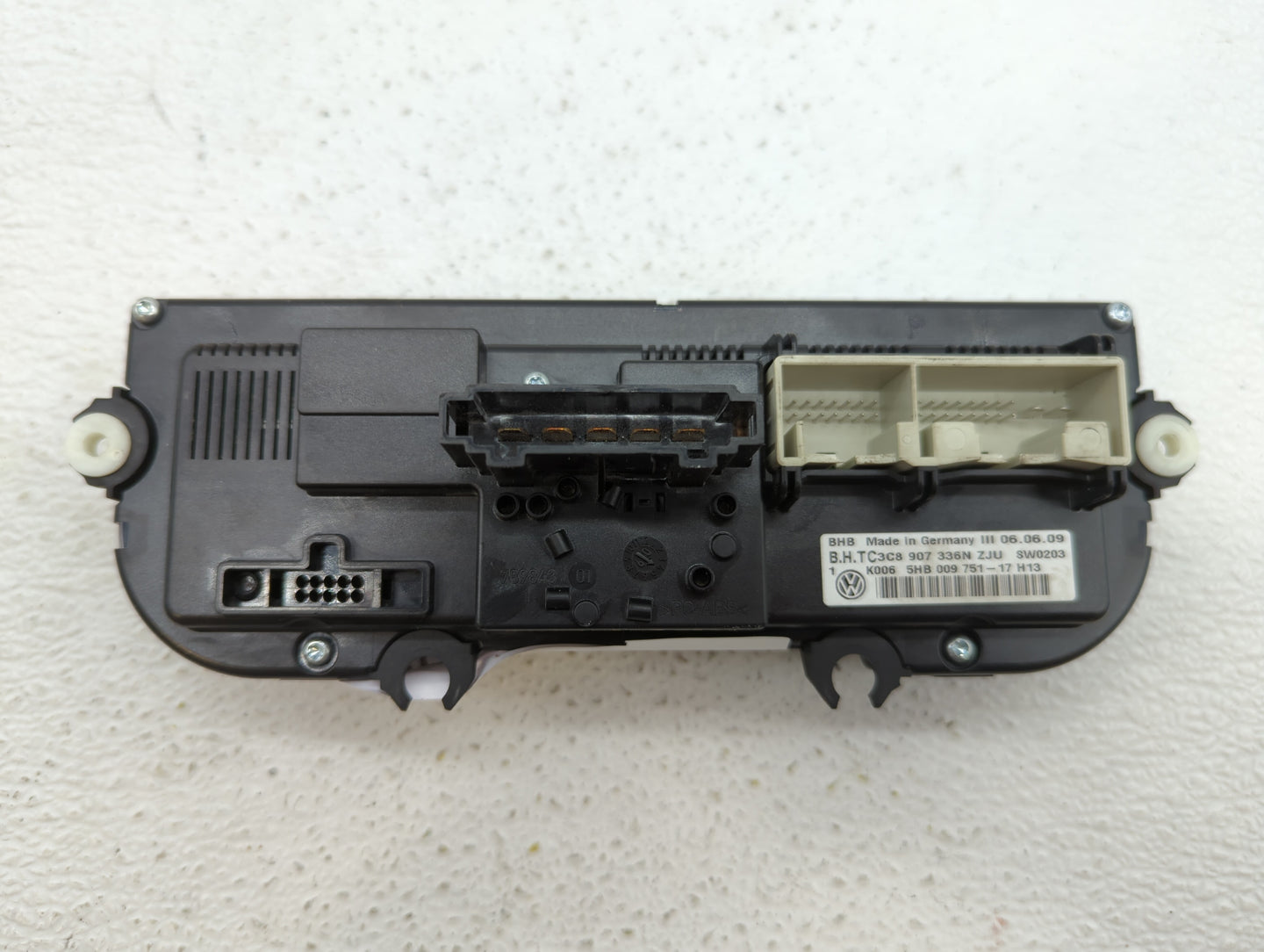 2009-2010 Volkswagen Cc Climate Control Module Temperature AC/Heater Replacement P/N:3C8 907 336N ZJU 3C8 907 336 AJ Fits OE