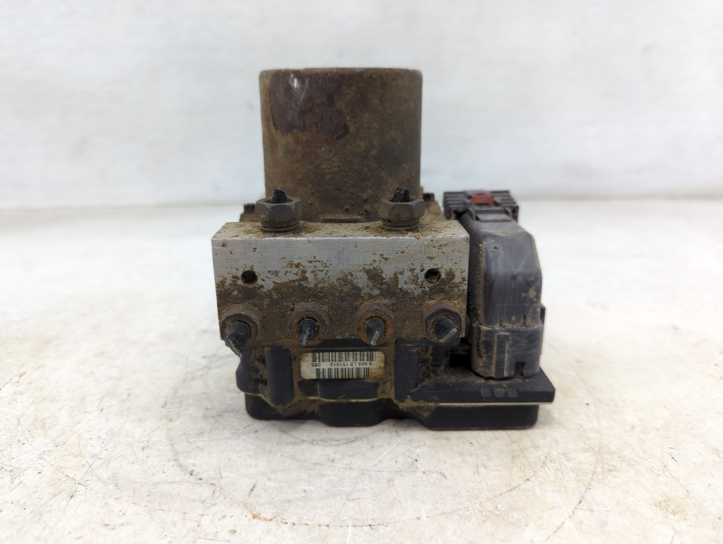 2009-2011 Volkswagen Cc ABS Pump Control Module Replacement P/N:5 695 L8 151012 Fits Fits 2009 2010 2011 OEM Used Auto Parts