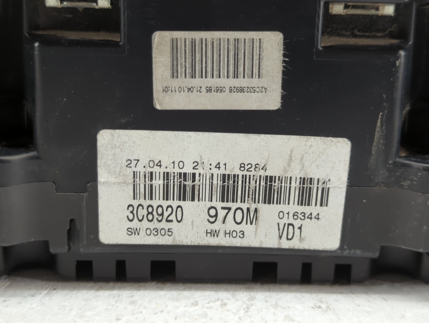 2010 Volkswagen Cc Instrument Cluster Speedometer Gauges P/N:3C8920 970M Fits OEM Used Auto Parts - Oemusedautoparts1.com