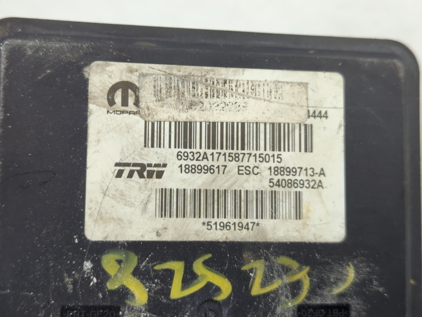 2009-2011 Volkswagen Cc ABS Pump Control Module Replacement P/N:18899617 18899713 Fits Fits 2009 2010 2011 OEM Used Auto Par