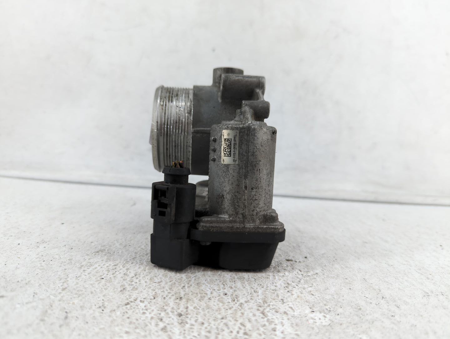 2009-2017 Volkswagen Cc Throttle Body P/N:06F 133 062 G 06F 133 062 Q Fits OEM Used Auto Parts - Oemusedautoparts1.com
