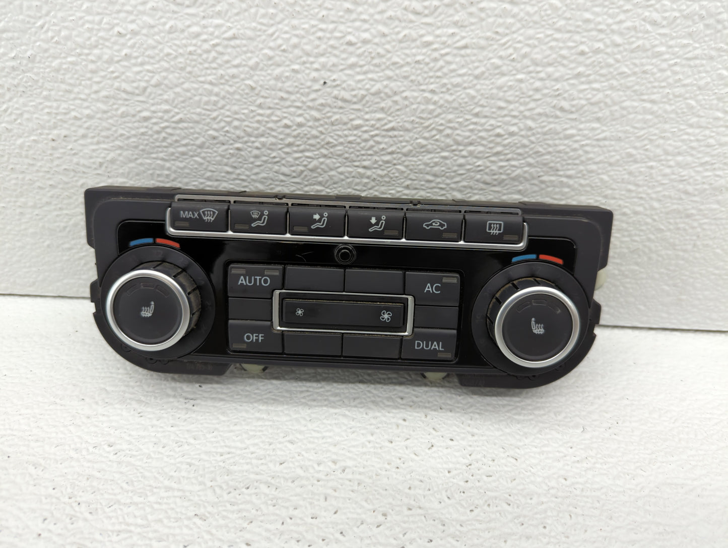 2009-2010 Volkswagen Cc Climate Control Module Temperature AC/Heater Replacement P/N:5K0 907 044 BN 5K0 907 044 CF Fits OEM 