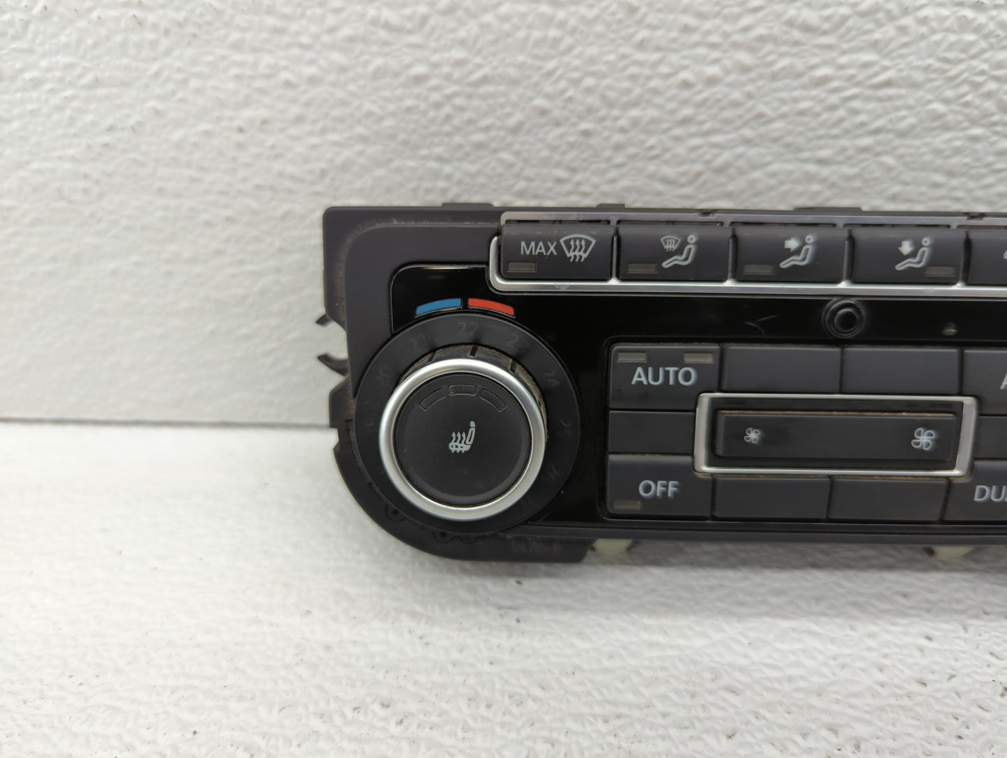 2009-2010 Volkswagen Cc Climate Control Module Temperature AC/Heater Replacement P/N:5K0 907 044 BN 5K0 907 044 CF Fits OEM 