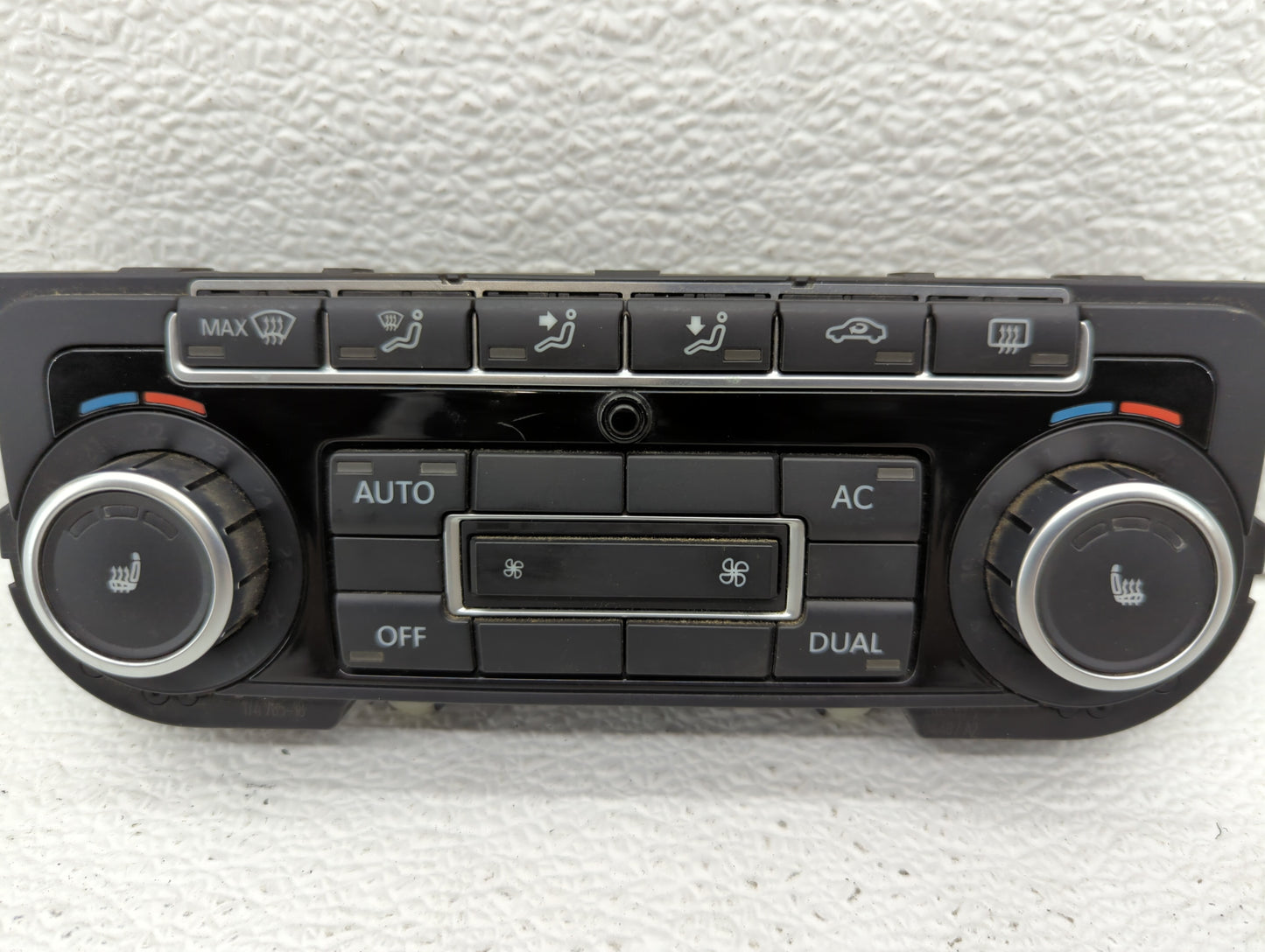 2009-2010 Volkswagen Cc Climate Control Module Temperature AC/Heater Replacement P/N:5K0 907 044 BN 5K0 907 044 CF Fits OEM 