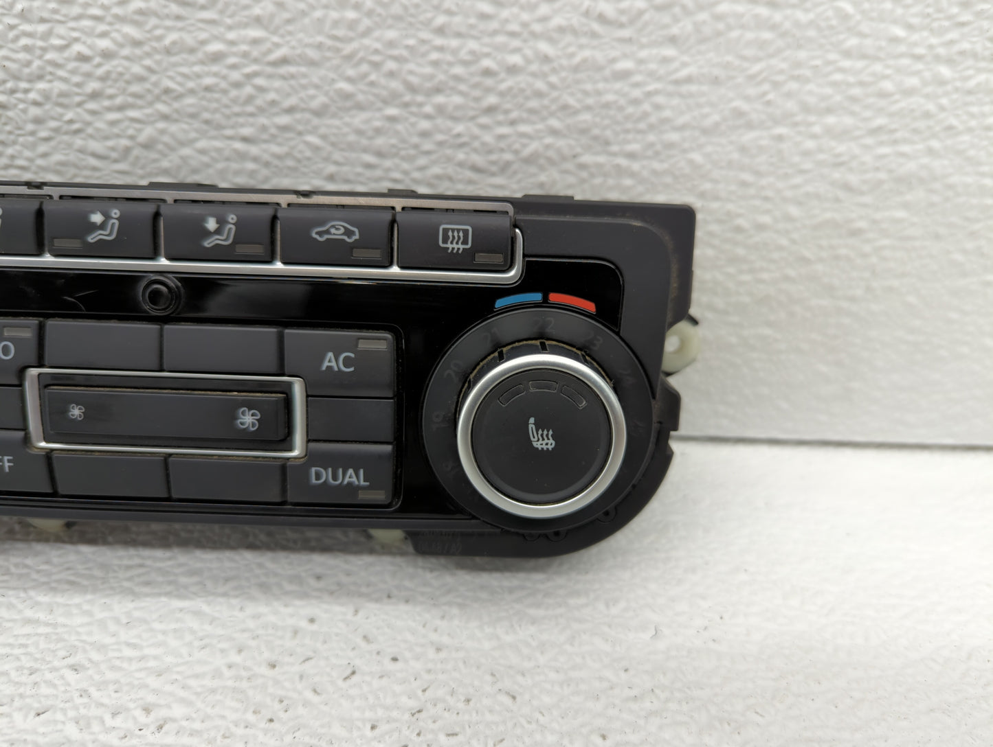 2009-2010 Volkswagen Cc Climate Control Module Temperature AC/Heater Replacement P/N:5K0 907 044 BN 5K0 907 044 CF Fits OEM 