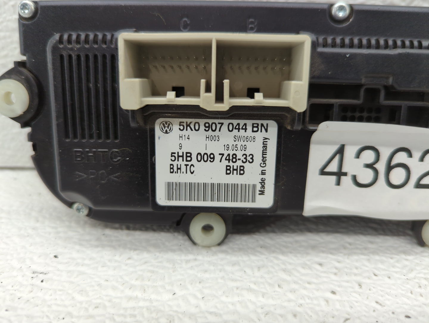 2009-2010 Volkswagen Cc Climate Control Module Temperature AC/Heater Replacement P/N:5K0 907 044 BN 5K0 907 044 CF Fits OEM 