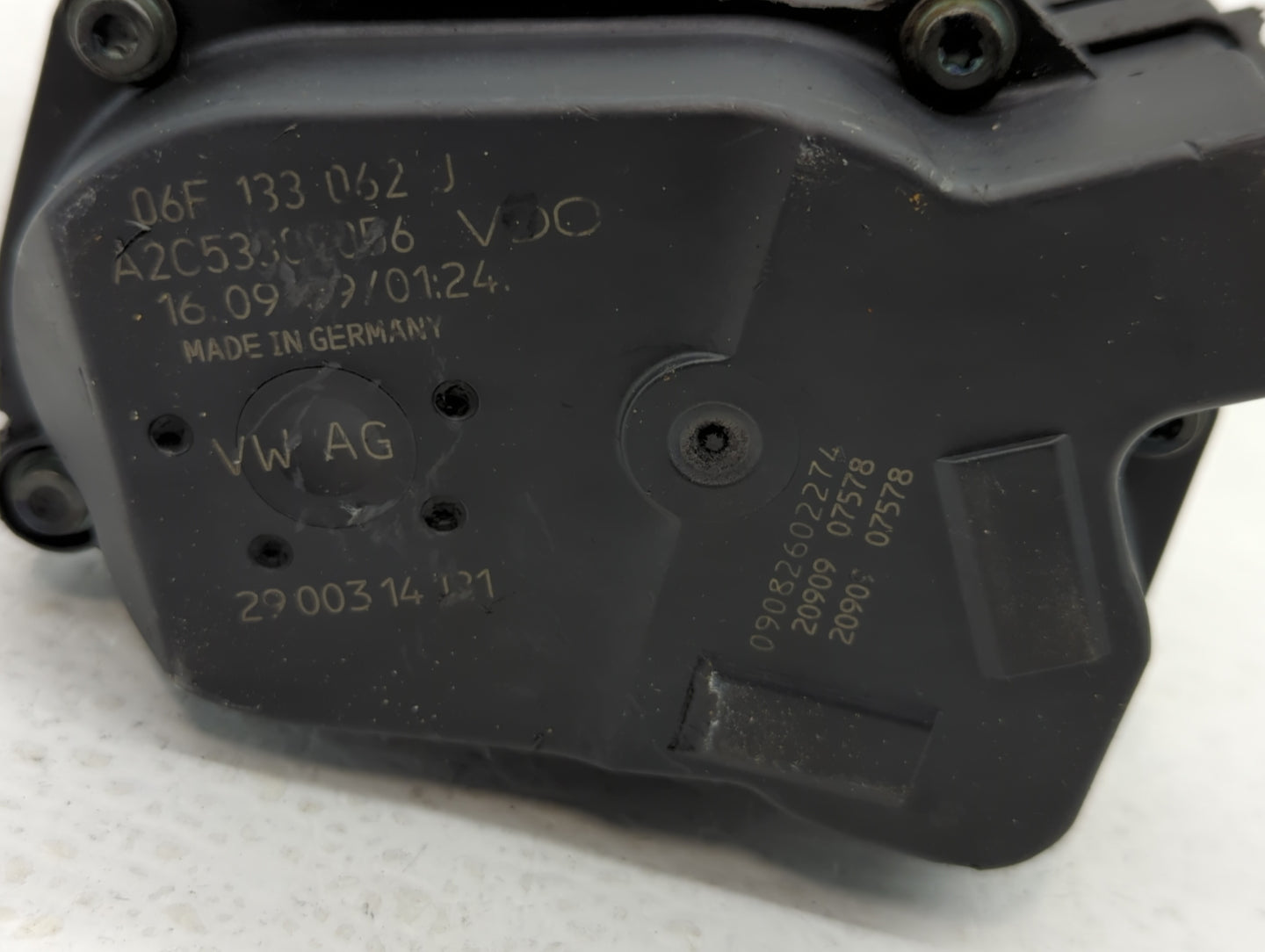 2009-2017 Volkswagen Cc Throttle Body P/N:06F 1333 062 J Fits OEM Used Auto Parts - Oemusedautoparts1.com