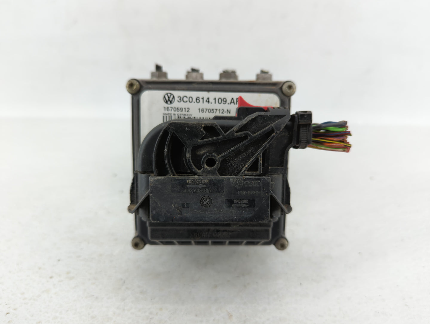 2009-2011 Volkswagen Cc ABS Pump Control Module Replacement P/N:3C0 614 109 AF Fits Fits 2009 2010 2011 OEM Used Auto Parts 