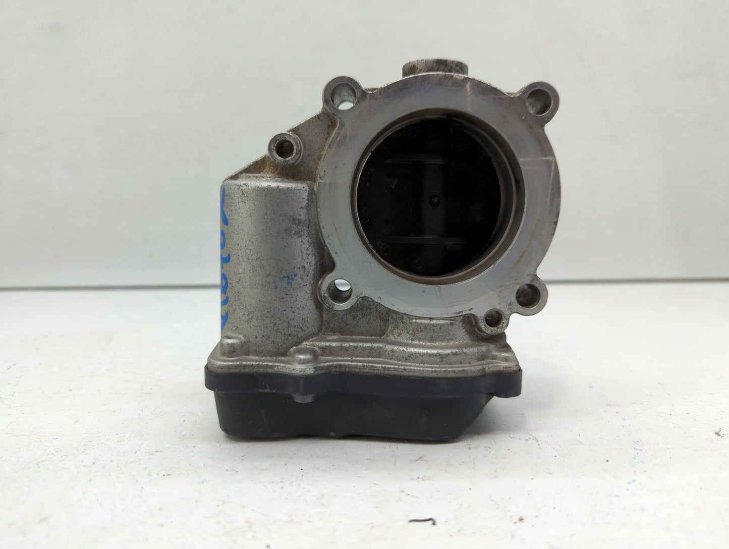 2009-2017 Volkswagen Cc Throttle Body P/N:06F 133 062 Q 06F 133 062 J Fits OEM Used Auto Parts - Oemusedautoparts1.com