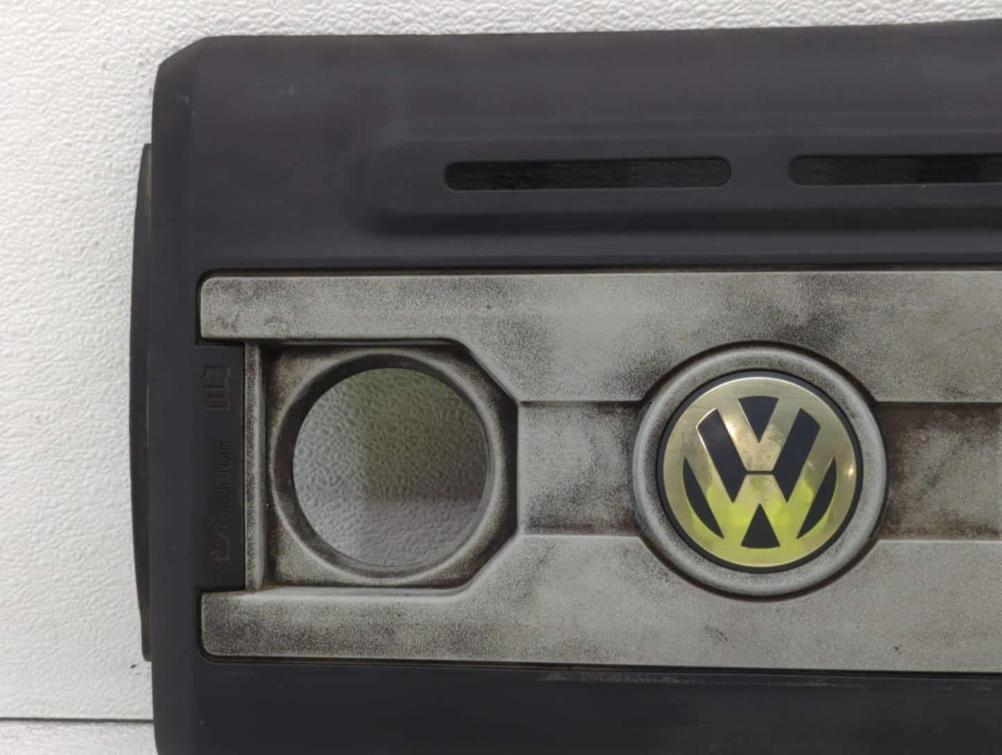 2010 Volkswagen Cc Engine Cover - Oemusedautoparts1.com