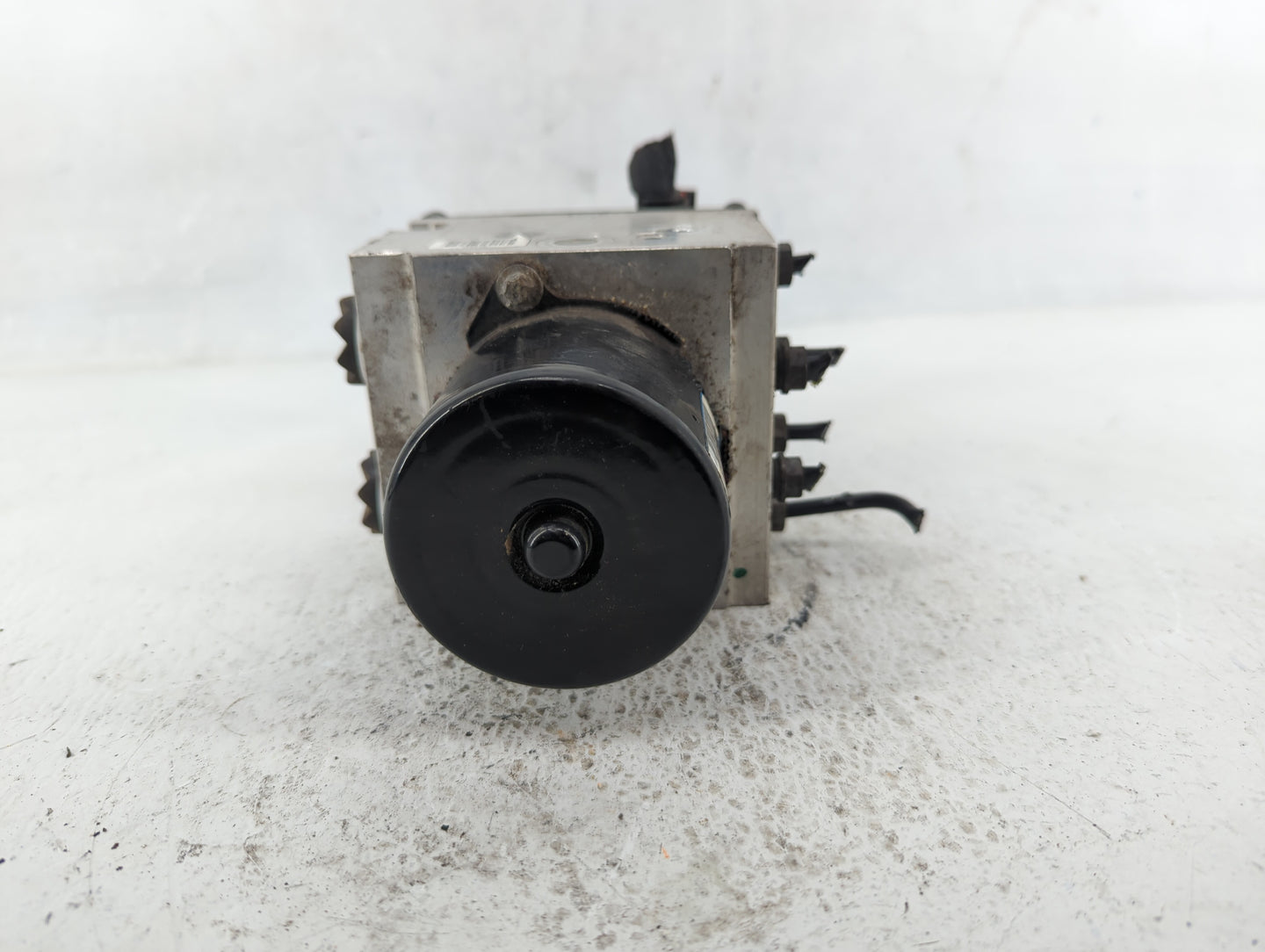 2009-2011 Volkswagen Cc ABS Pump Control Module Replacement P/N:3C0 614 109 AF Fits Fits 2009 2010 2011 OEM Used Auto Parts 