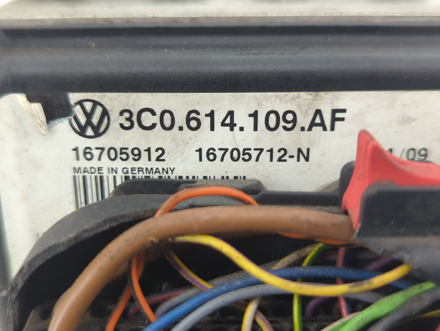 2009-2011 Volkswagen Cc ABS Pump Control Module Replacement P/N:3C0 614 109 AF Fits Fits 2009 2010 2011 OEM Used Auto Parts 