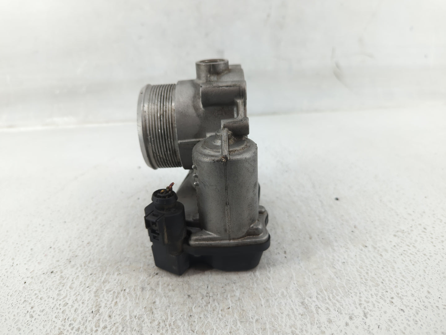 2009-2017 Volkswagen Cc Throttle Body P/N:06F 133 062 J Fits OEM Used Auto Parts - Oemusedautoparts1.com