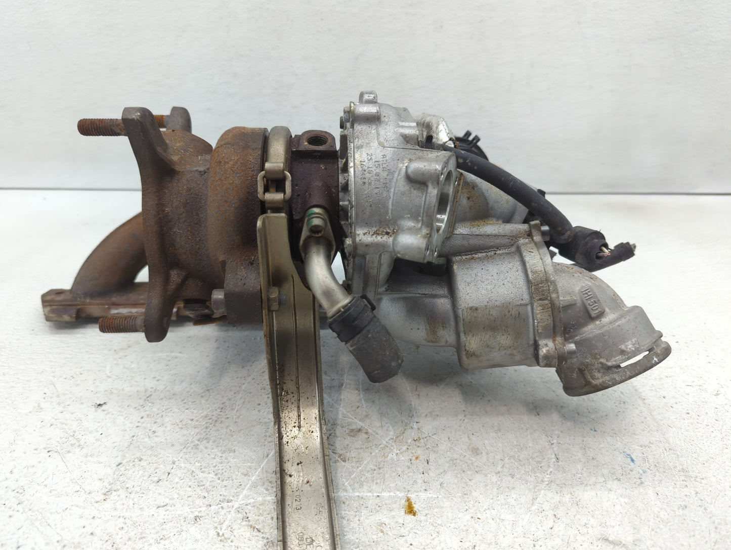 2010-2017 Volkswagen Cc Turbocharger Exhaust Manifold With Turbo Charger - Oemusedautoparts1.com