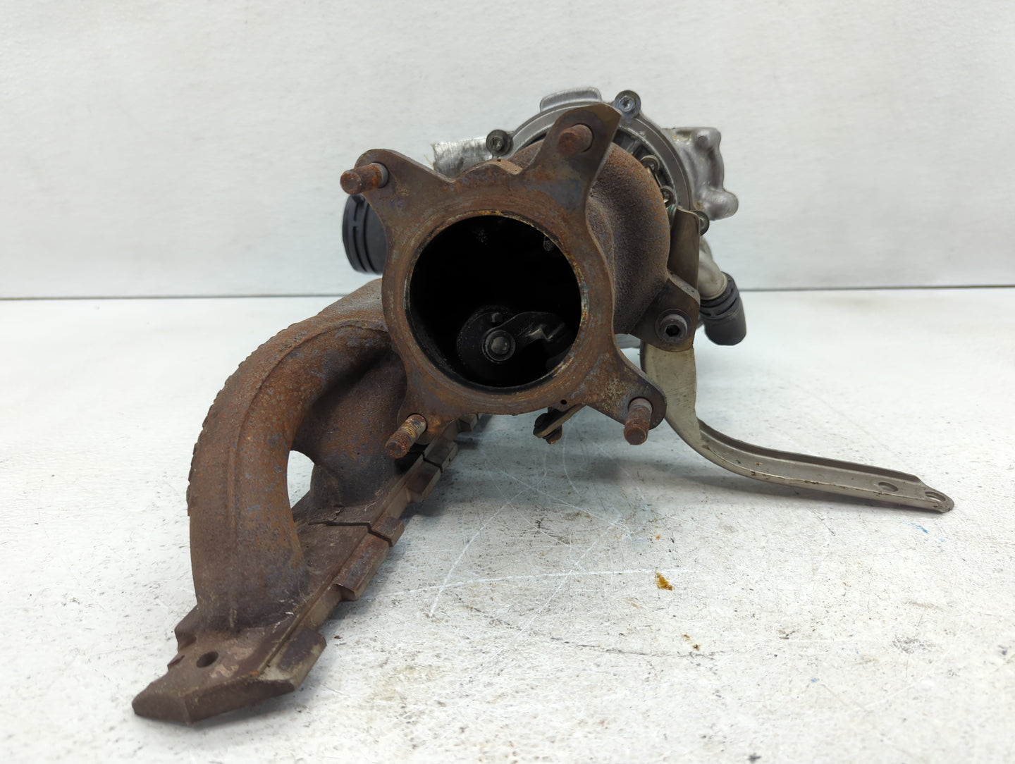 2010-2017 Volkswagen Cc Turbocharger Exhaust Manifold With Turbo Charger - Oemusedautoparts1.com