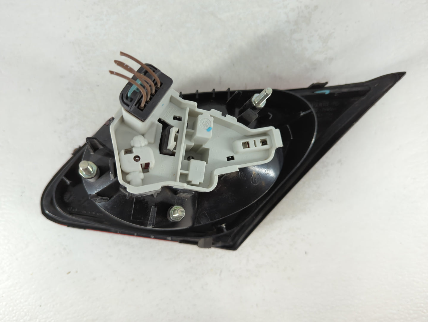 2010 Volkswagen Cc Tail Light Assembly Driver Left OEM P/N:308945093F A 020210 Fits Fits 2006 2007 OEM Used Auto Parts - Oem