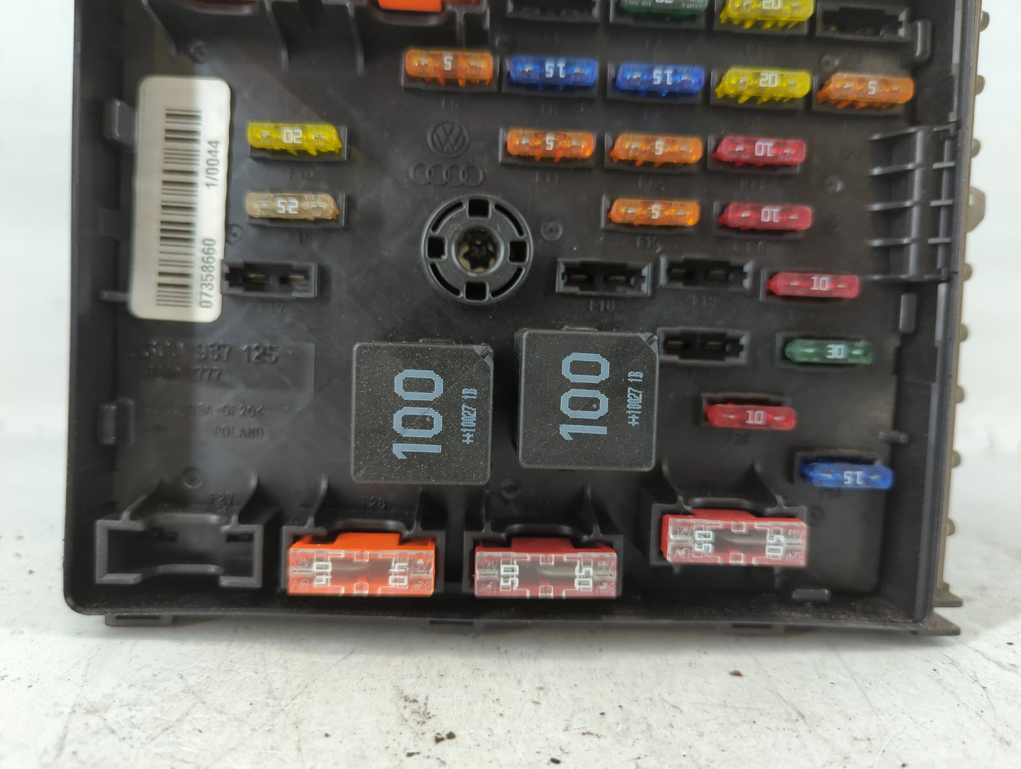 2009-2012 Volkswagen Cc Fusebox Fuse Box Panel Relay Module P/N:07358660 Fits Fits 2009 2010 2011 2012 OEM Used Auto Parts -