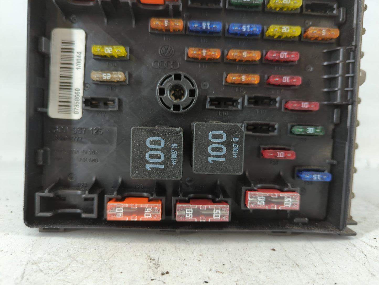 2009-2012 Volkswagen Cc Fusebox Fuse Box Panel Relay Module P/N:07358660 Fits Fits 2009 2010 2011 2012 OEM Used Auto Parts -
