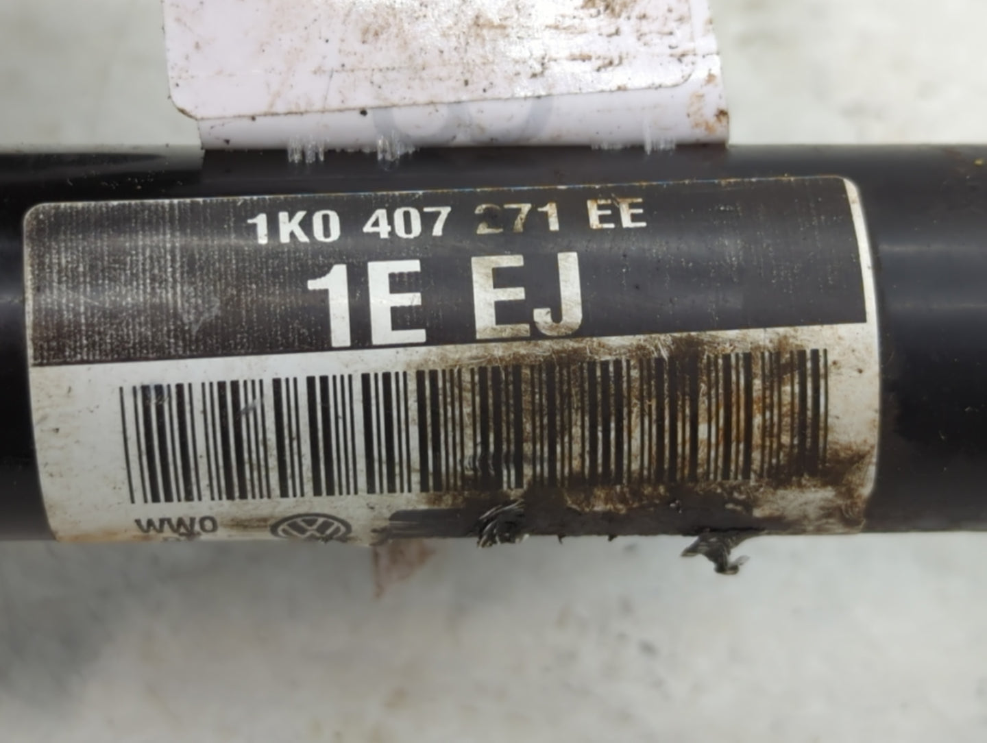 2009-2010 Volkswagen Cc Axle Shaft Front Driver Cv C/v - Oemusedautoparts1.com