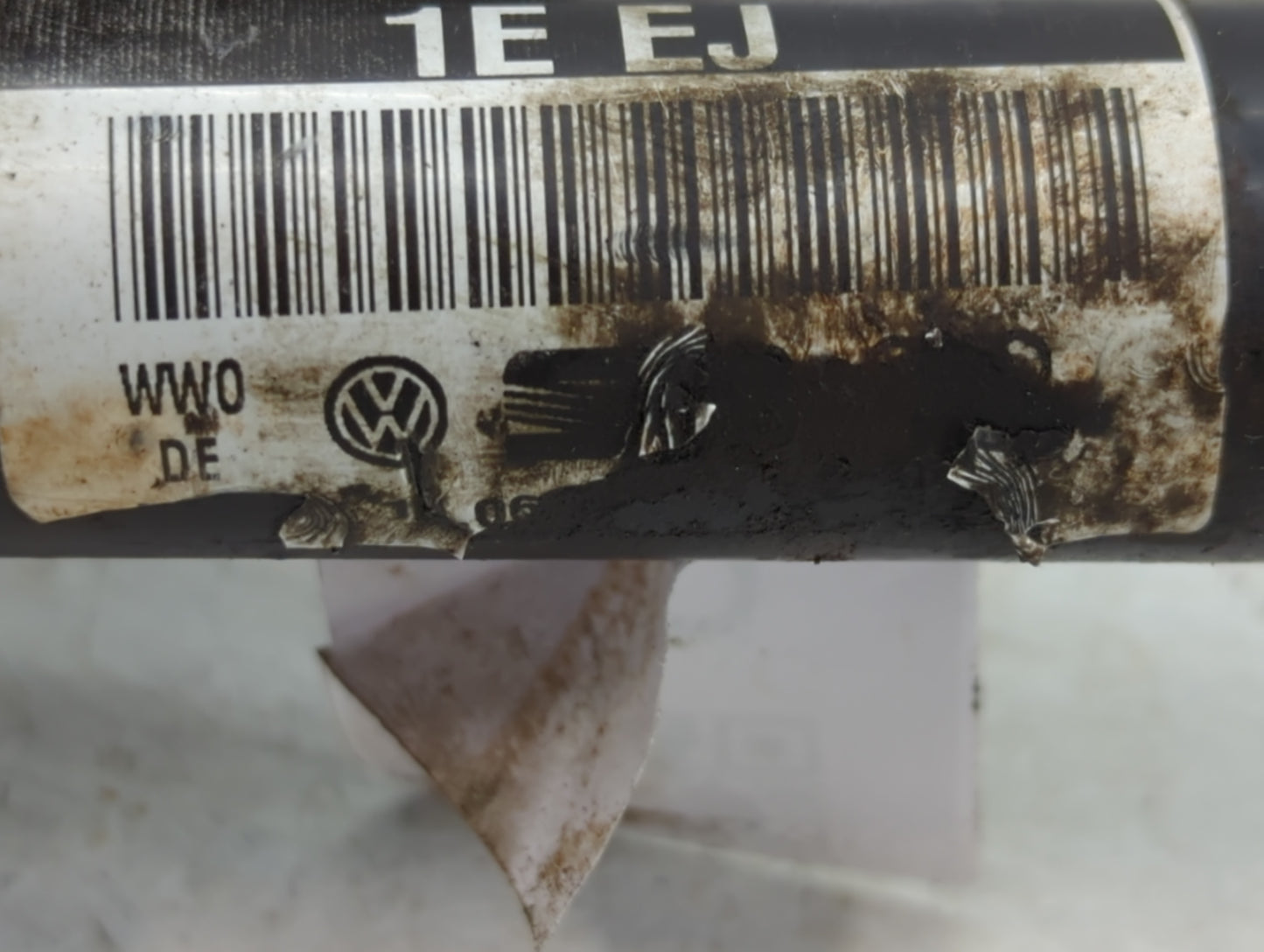 2009-2010 Volkswagen Cc Axle Shaft Front Driver Cv C/v - Oemusedautoparts1.com