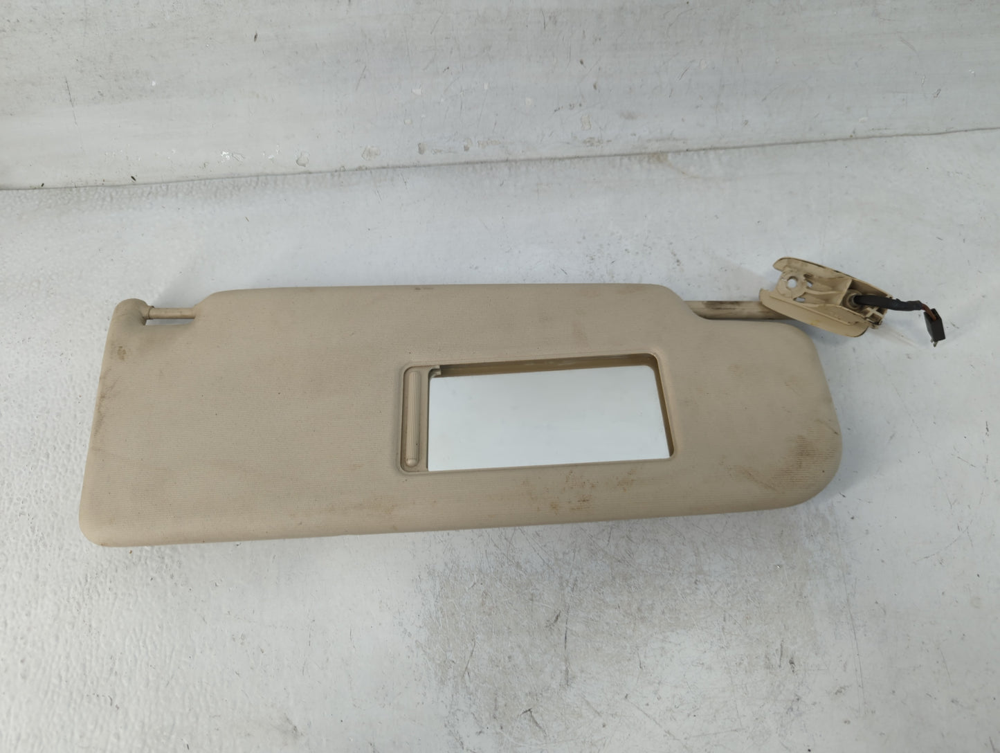 2009-2017 Volkswagen Cc Sun Visor Shade Replacement Passenger Right Mirror Fits OEM Used Auto Parts - Oemusedautoparts1.com