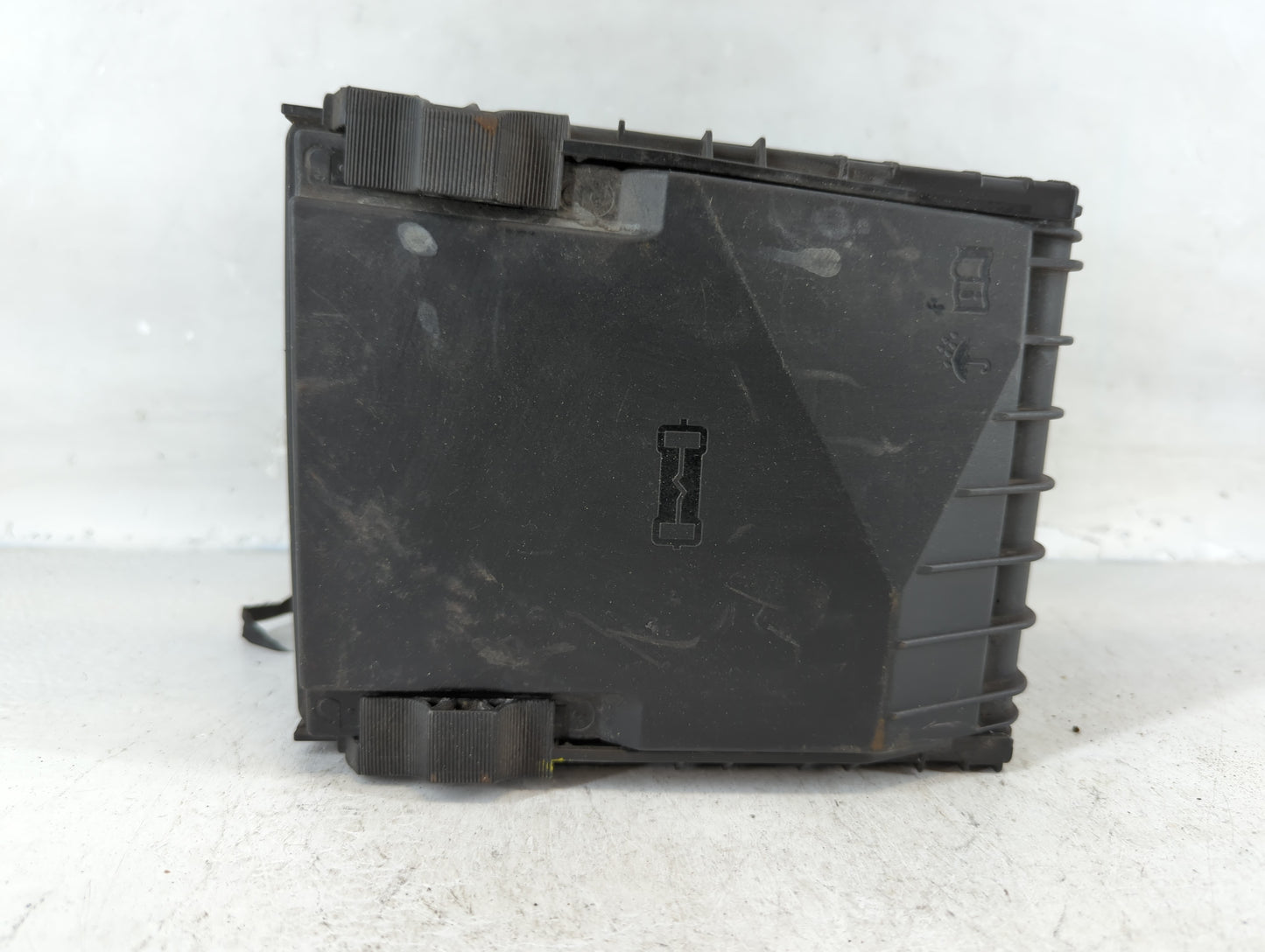 2009-2012 Volkswagen Cc Fusebox Fuse Box Panel Relay Module P/N:3C0 987 125 Fits Fits 2009 2010 2011 2012 OEM Used Auto Part