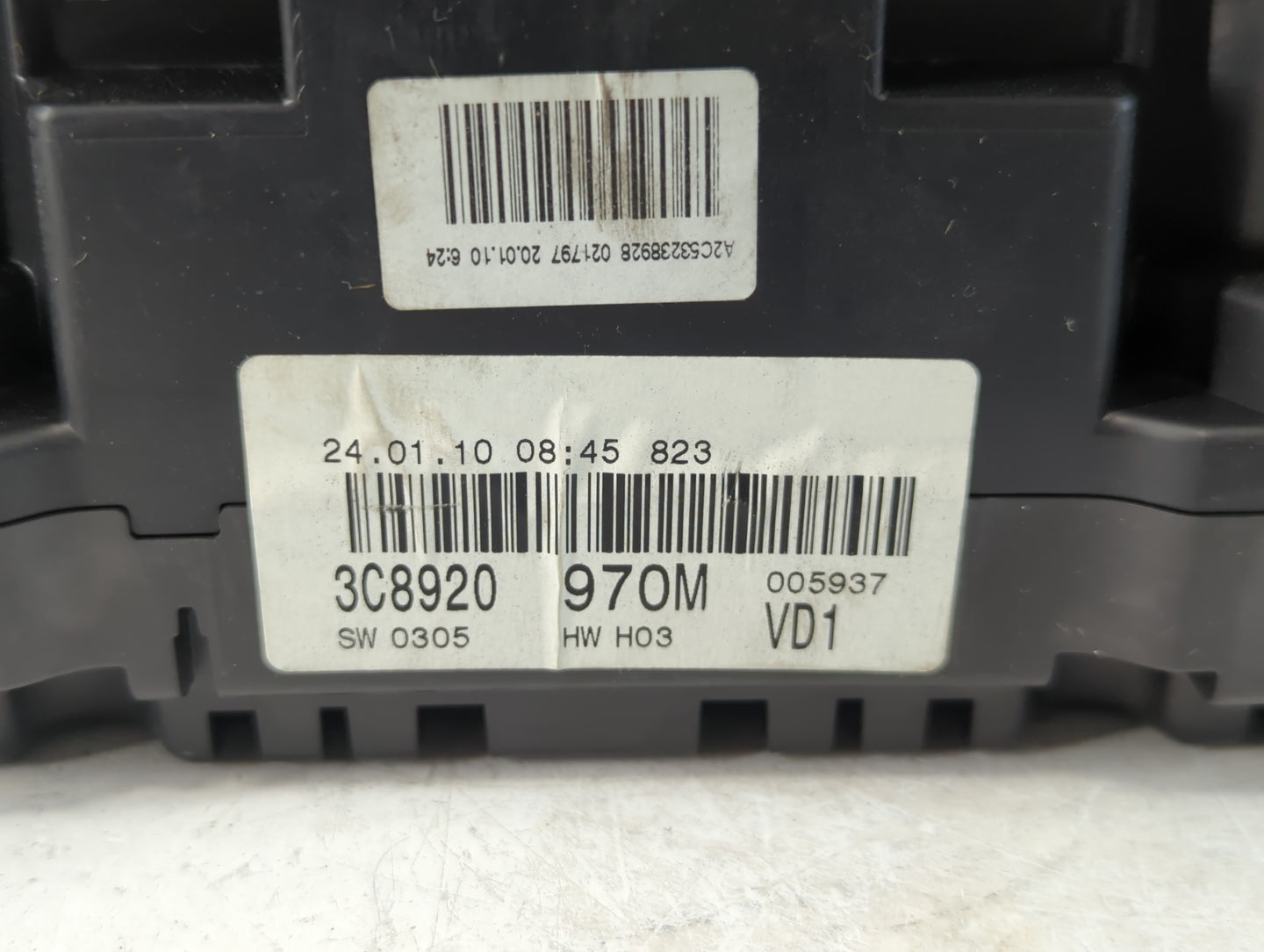 2010-2011 Volkswagen Cc Instrument Cluster Speedometer Gauges P/N:3C8920 970M Fits Fits 2010 2011 OEM Used Auto Parts - Oemu