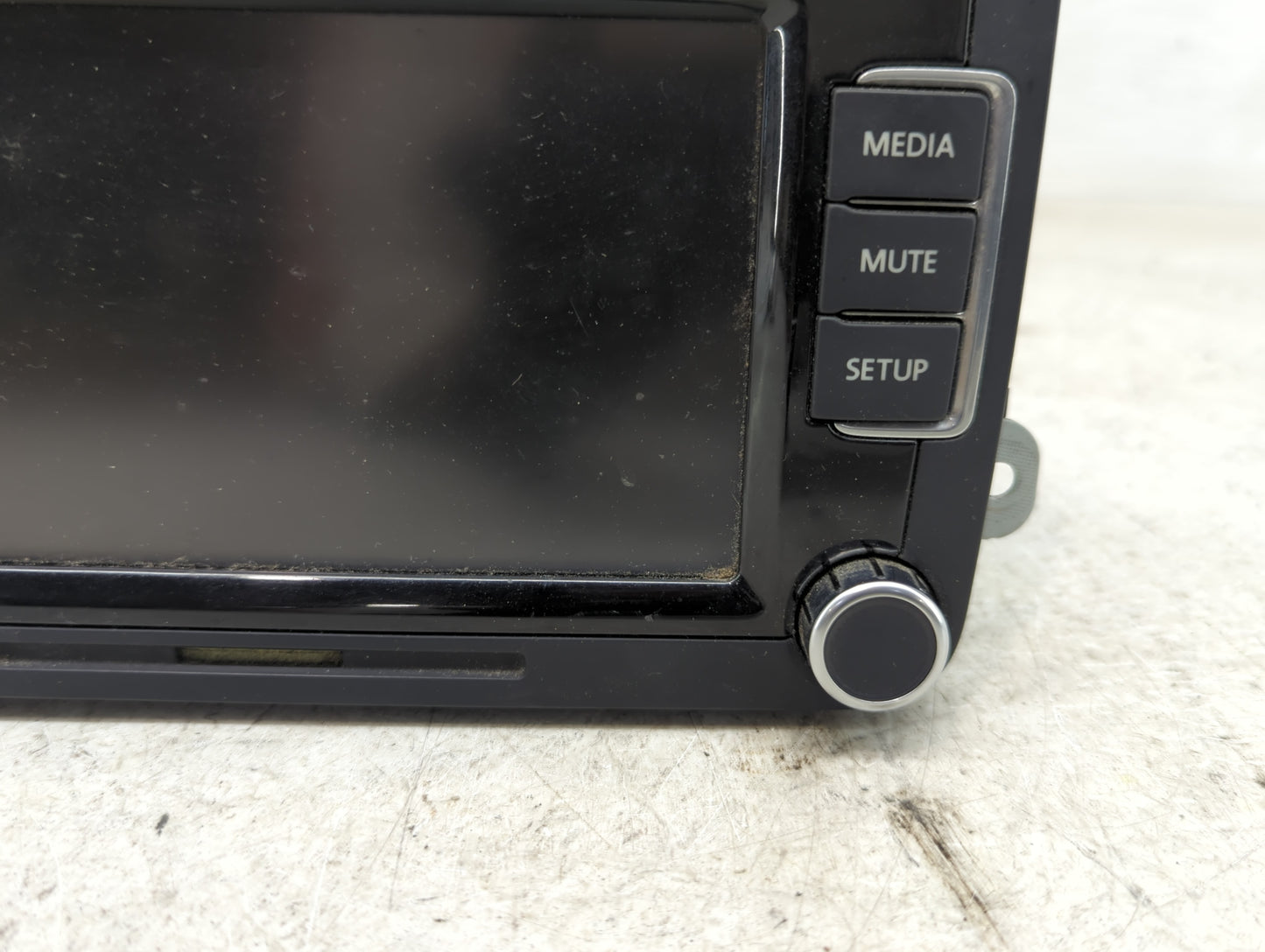 2010-2011 Volkswagen Eos Radio AM FM Cd Player Receiver Replacement P/N:1K0 035 180 AC Fits OEM Used Auto Parts - Oemusedaut